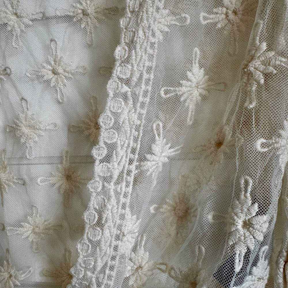 Suzy Shier Ivory Lace Sheer Tie Front Boho Cardigan Top Medium - Picture 3 of 5